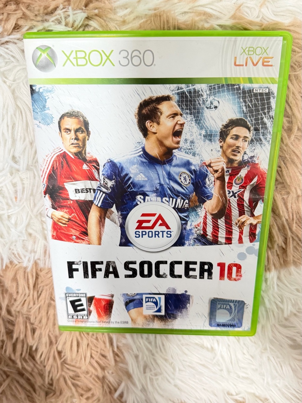 FIFA Soccer 10 (Xbox 360) - White/Green/Blue. USED LIKE NEW.